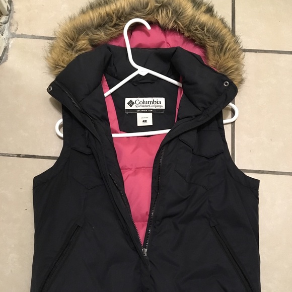 Colombia vest with fur size small - Picture 1 of 1